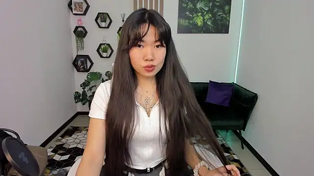 LunaPurrr online show from 11-14-25, 02:26