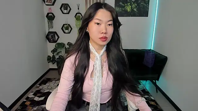 LunaPurrr online show from 11-18-25, 01:10