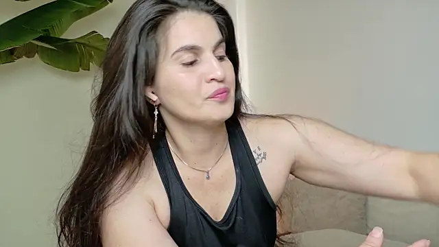 lizdevine online show from 10-31-25, 04:03