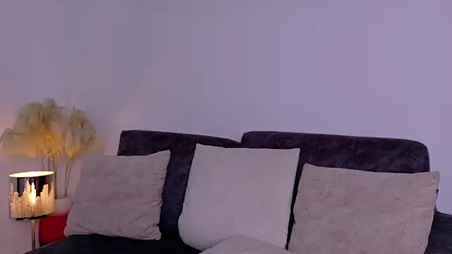 lizdevine online show from 09-23-25, 04:14