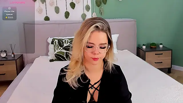 PrincessSlay online show from 10-03-25, 05:42