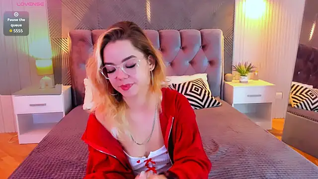 PrincessSlay online show from 11-17-25, 05:33