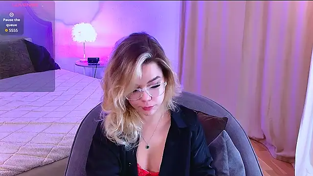 PrincessSlay online show from 09-29-25, 05:36