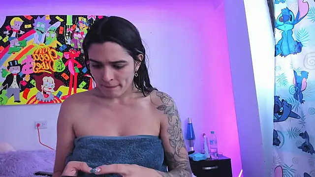 MiaVillalobos online show from 11-22-25, 09:46