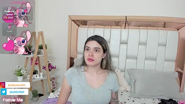 MiaVillalobos online show from 09-10-25, 11:53