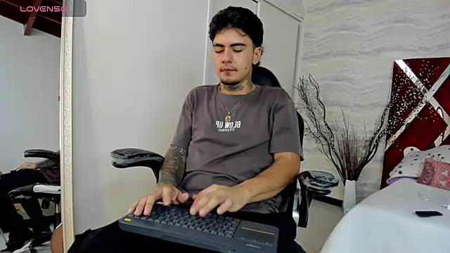 JamesDeker online show from 10-30-25, 08:28