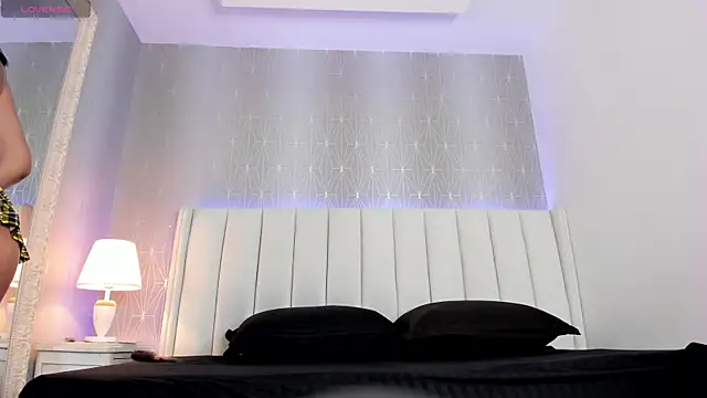 Mia-Medina online show from 03-31-26, 07:49