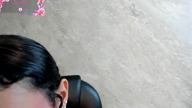 Snapshot of sophiasweet__1 chatting on 09-13-25, 03:50 sophiasweet 1 online show from 09-13-25, 03:50