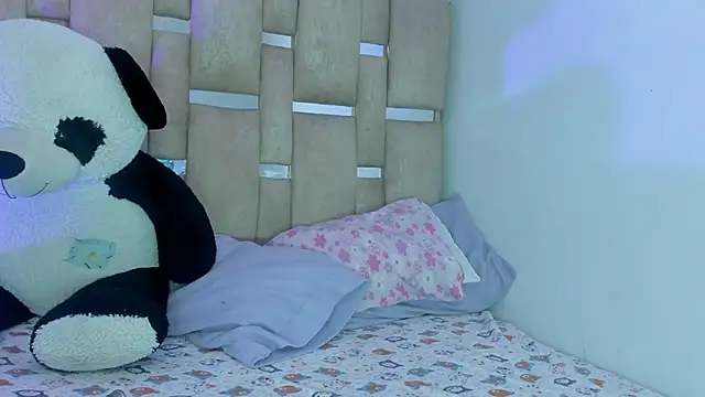 JulianaCarter online show from 12-19-25, 08:00