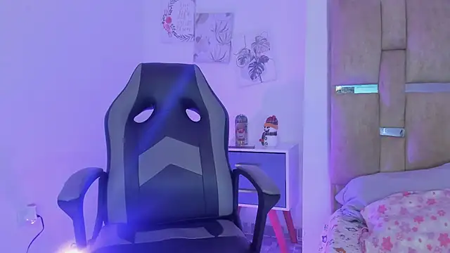 JulianaCarter online show from 12-15-25, 08:03