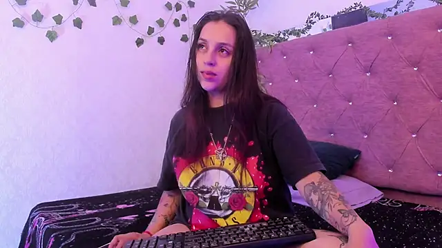 JulianaCarter online show from 03-31-26, 08:11