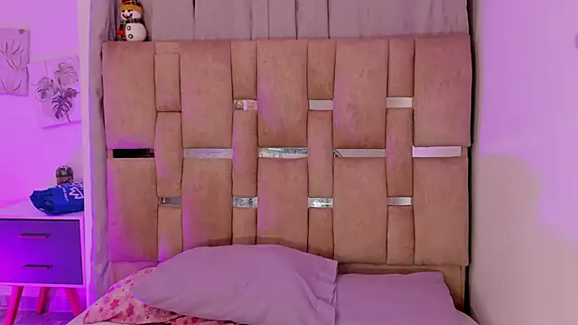 JulianaCarter online show from 12-14-25, 08:14