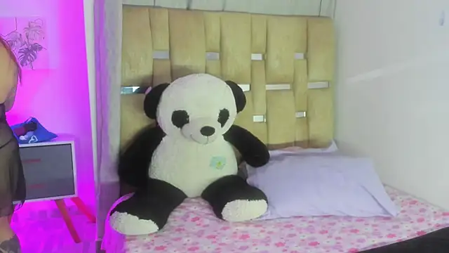 JulianaCarter online show from 09-19-25, 07:51