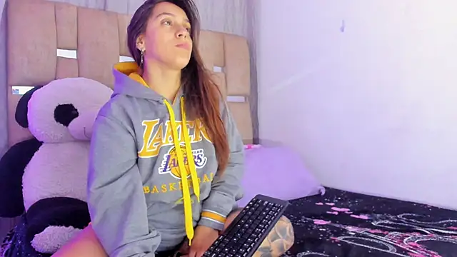 JulianaCarter online show from 10-12-25, 02:07