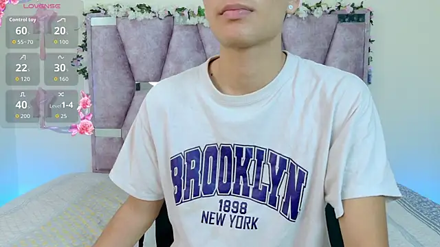 lana and liam  online show from 11-18-25, 09:34