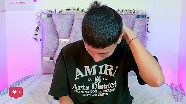 lana and liam  online show from 03-25-26, 10:25