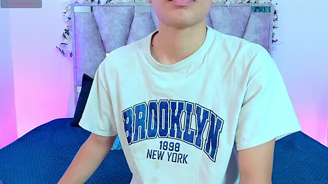 lana and liam  online show from 04-04-26, 10:22