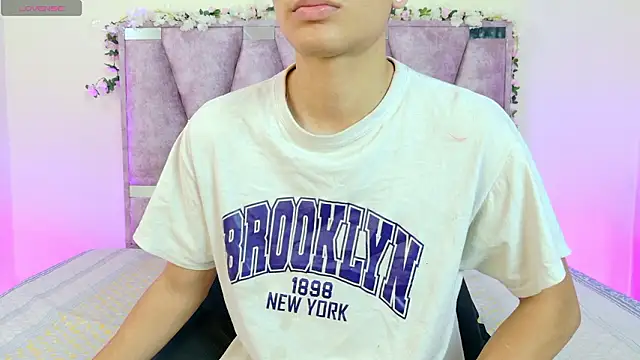 lana and liam  online show from 01-15-26, 09:45