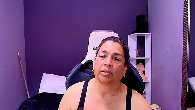 Snapshot of NinaBlazee chatting on 10-01-25, 07:29 NinaBlazee online show from 10-01-25, 07:29