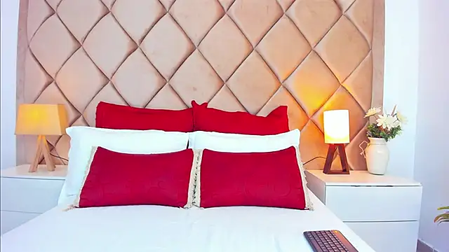 AngelinaDuvall online show from 12-15-25, 10:32