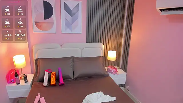 Clawdeen  wolf online show from 11-12-25, 08:12