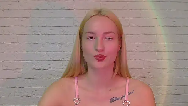 Snapshot of Alice_Sweet_01 chatting on 01-05-26, 05:38 Alice Sweet 01 online show from 01-05-26, 05:38