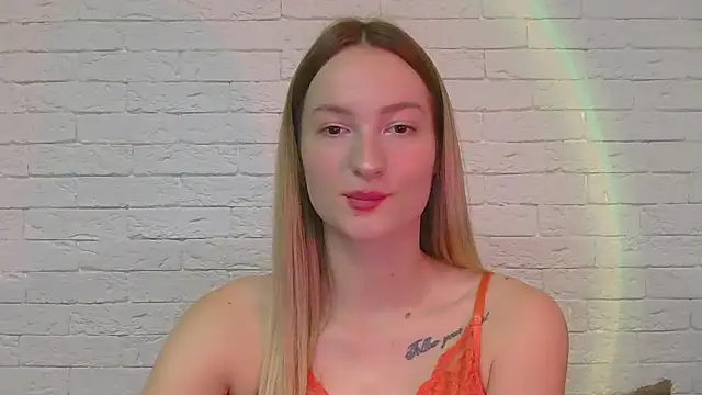 Snapshot of Alice_Sweet_01 chatting on 11-15-25, 04:44 Alice Sweet 01 online show from 11-15-25, 04:44