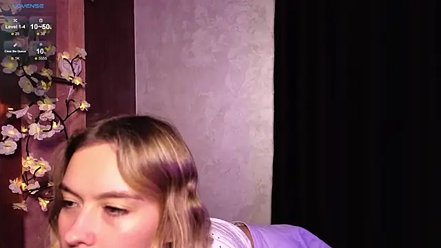 Snapshot of DemonaCast chatting on 09-30-25, 02:01 DemonaCast online show from 09-30-25, 02:01