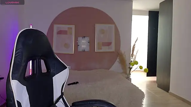 Eliih 01 online show from 05-19-26, 03:30