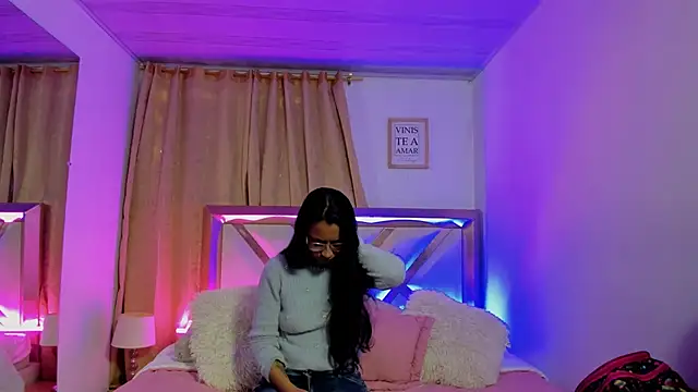 Snapshot of bravepetunia chatting on 09-23-25, 01:07 bravepetunia online show from 09-23-25, 01:07