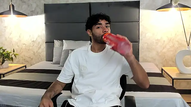 RaphaelDufort online show from 11-22-25, 11:36