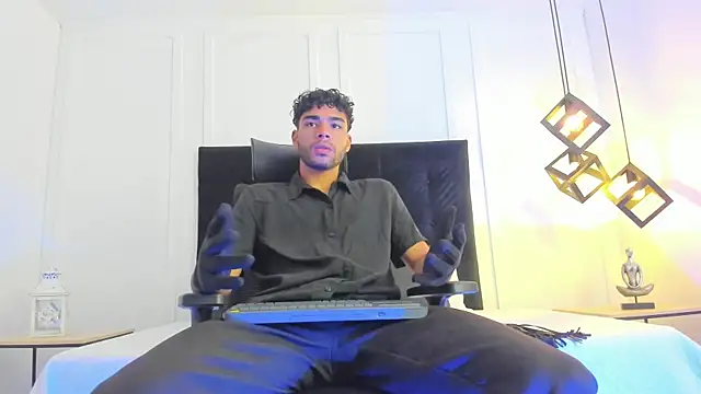 Snapshot of RaphaelDufort chatting on 10-19-25, 06:54 RaphaelDufort online show from 10-19-25, 06:54