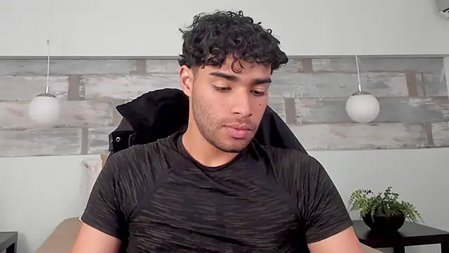 RaphaelDufort online show from 01-08-26, 08:04