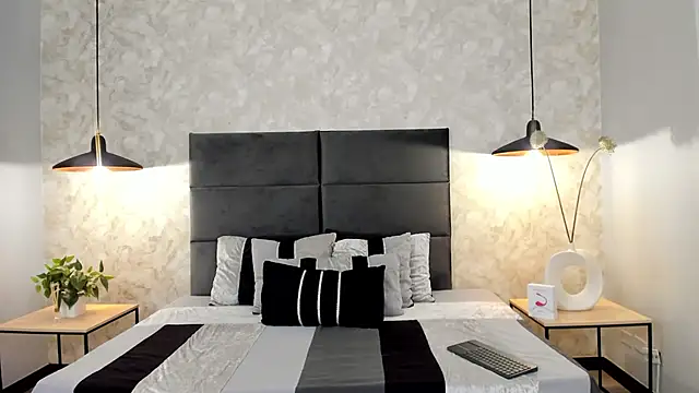 RaphaelDufort online show from 11-17-25, 11:20