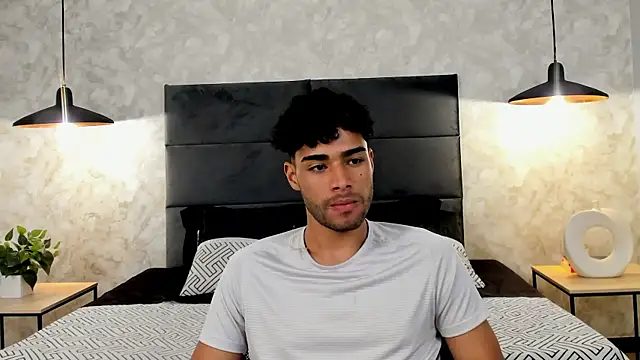 Snapshot of RaphaelDufort chatting on 10-10-25, 11:38 RaphaelDufort online show from 10-10-25, 11:38