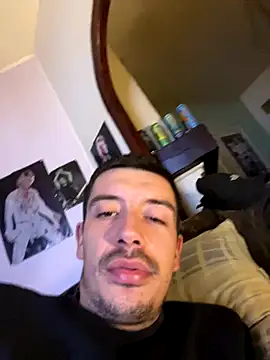 Snapshot of gb7572 chatting on 09-13-25, 09:15 gb7572 online show from 09-13-25, 09:15