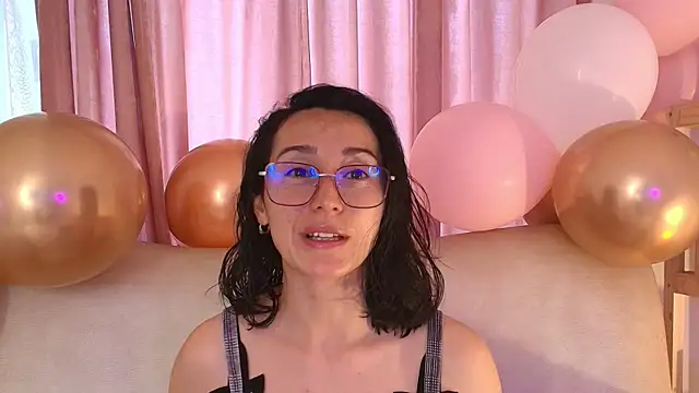 Ginevra esposito online show from 04-13-26, 01:15