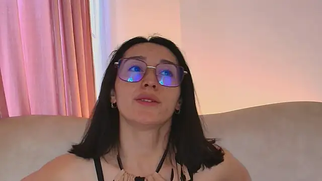Ginevra esposito online show from 05-07-26, 12:52