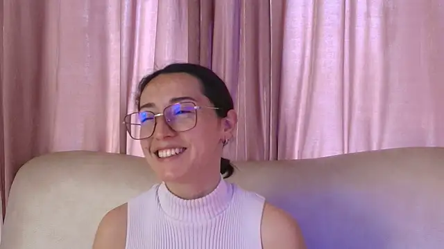 Ginevra esposito online show from 04-07-26, 12:51