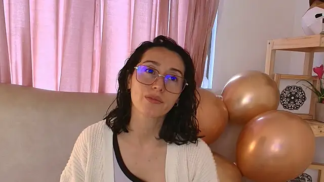 Ginevra esposito online show from 04-21-26, 12:45