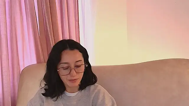 Ginevra esposito online show from 05-15-26, 12:47