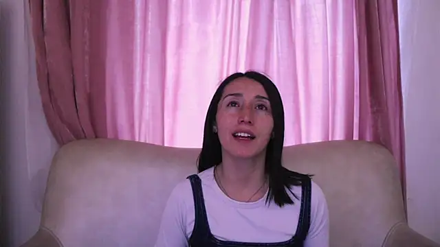 Snapshot of Ginevra_esposito chatting on 06-22-26, 12:46 Ginevra esposito online show from 06-22-26, 12:46