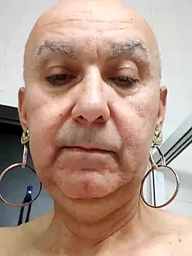 Emily de Carla online show from 04-16-26, 06:47