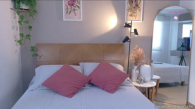 sarah rayy online show from 11-19-25, 08:31