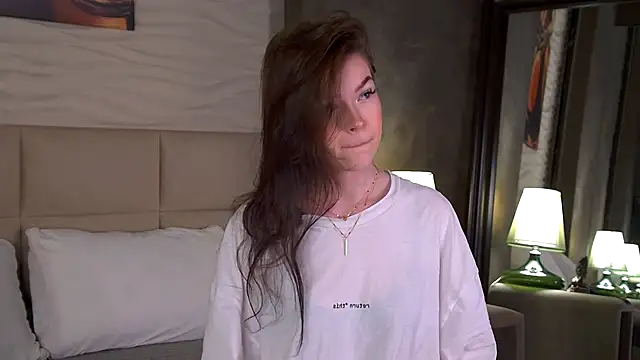 Snapshot of Wanda_Wild chatting on 09-15-25, 04:02 Wanda Wild online show from 09-15-25, 04:02