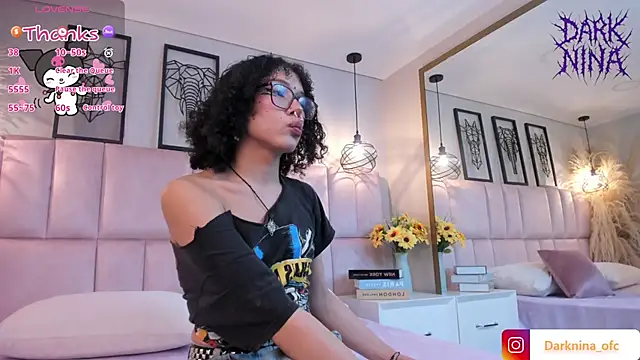 Snapshot of Dark_nina_ chatting on 10-03-25, 06:15 Dark nina online show from 10-03-25, 06:15