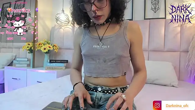 Snapshot of Dark_nina_ chatting on 10-05-25, 03:19 Dark nina online show from 10-05-25, 03:19