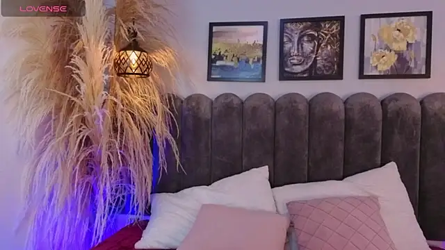 Dark nina  online show from 02-25-26, 03:40