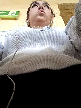 Snapshot of LilithJohns chatting on 10-23-25, 03:54 LilithJohns online show from 10-23-25, 03:54