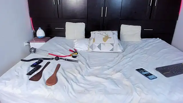 Snapshot of zadders_yb chatting on 09-19-25, 05:22 zadders yb online show from 09-19-25, 05:22